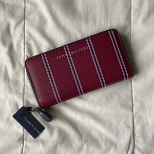 TOMMY HILFIGER zipper wallet